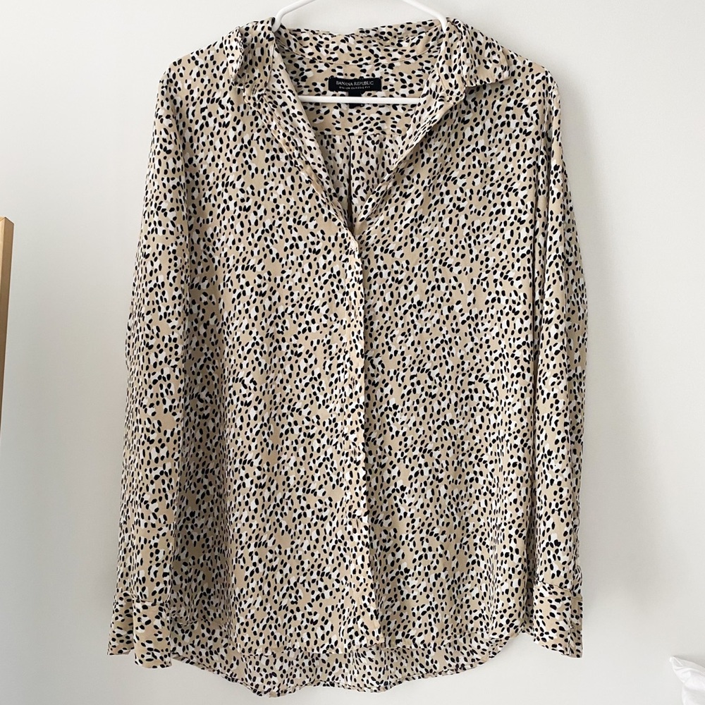 Banana Republic Button Down Blouse
